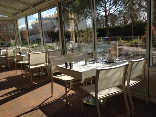 Logis Les Charmilles Chalon-Sur-Saone Sud Hotell Lux Eksteriør bilde